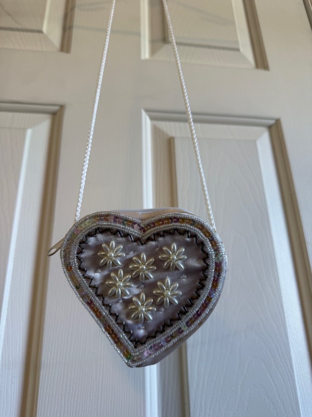 Heart-Shaped Pearl Flower Crossbody Bag - Silver